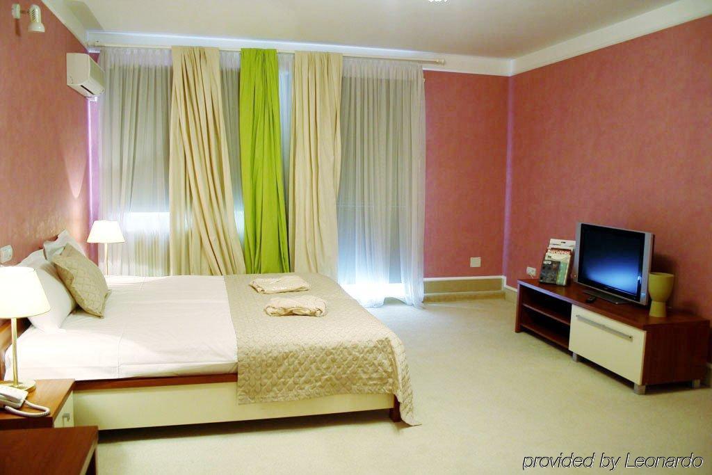 Monte-Nelly Hotel Bucharest Luaran gambar
